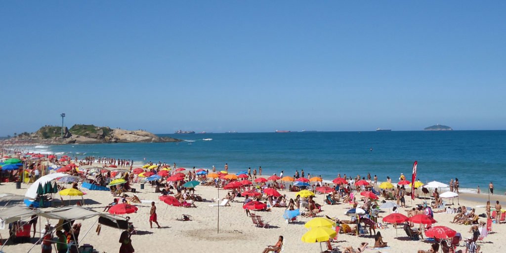 7-praias-para-visitar-na-cidade-do-rio-de-janeiro-praia-de-ipanema