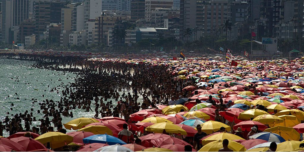 tipos-de-praias-no-rio-de-janeiro-praia-movimentada